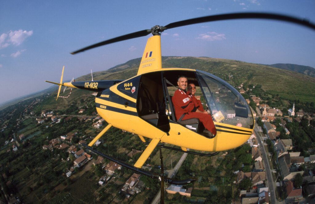 Flugvergnügen mit Robinson R44 in Rumänien