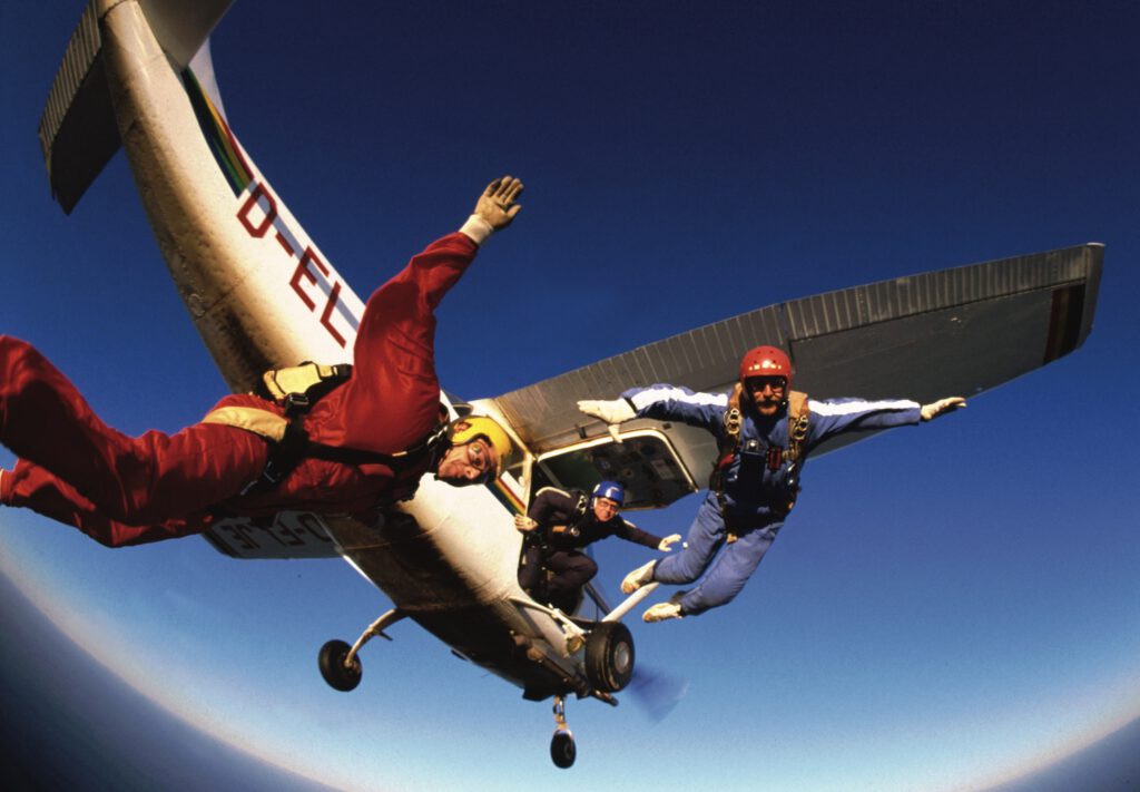 Skydiver-Exit aus Cessna 206
