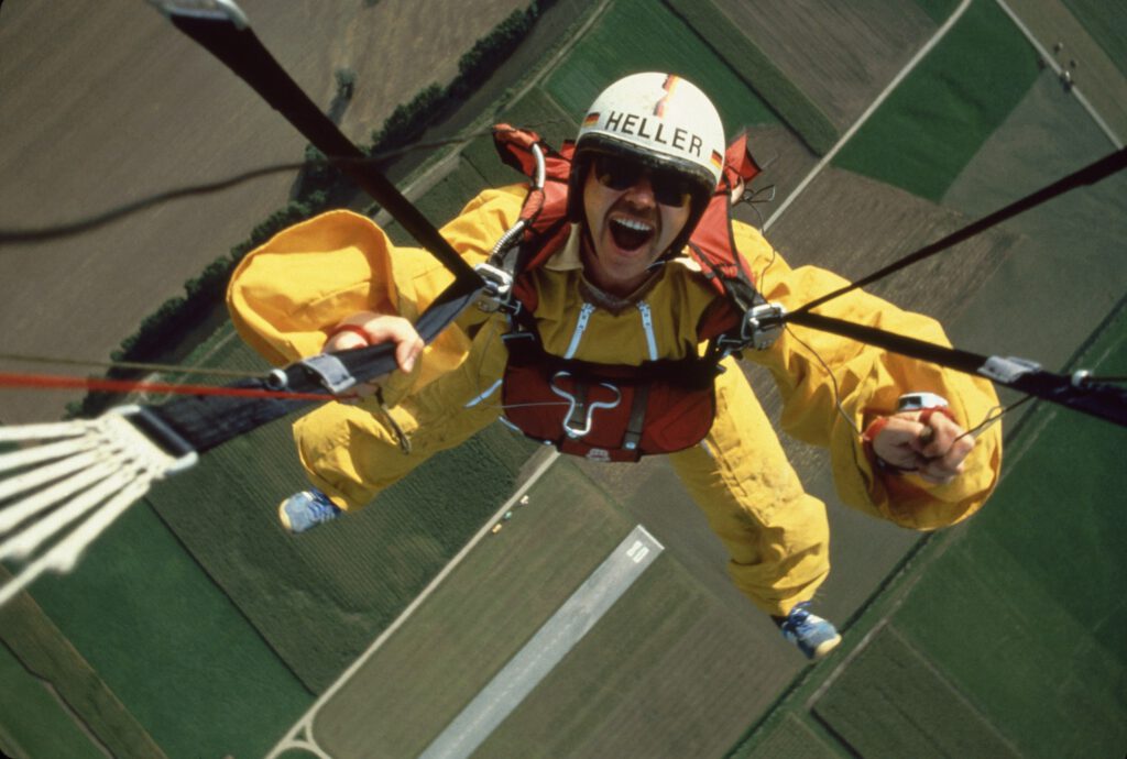 Perspektive aus der Fallschirmkappe / Chute Mount View